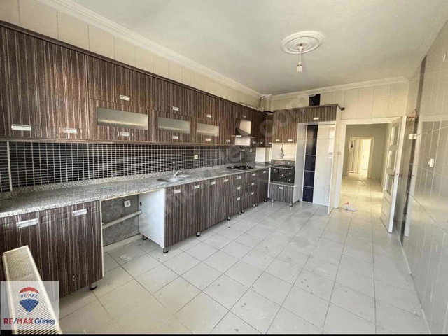 YEŞİLTEPE SEYRAN MAH. YİĞİT APT. SATILIK ARAKAT DAİRE