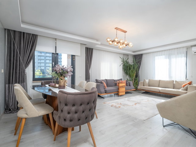 REMAX ADVANTAGE'DEN BALAT'TA BUTİK SİTEDE 3+1 ARAKAT DAİRE