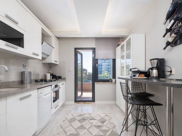 REMAX ADVANTAGE'DEN BALAT'TA BUTİK SİTEDE 3+1 ARAKAT DAİRE