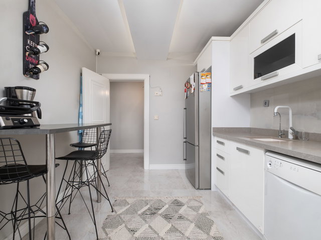 REMAX ADVANTAGE'DEN BALAT'TA BUTİK SİTEDE 3+1 ARAKAT DAİRE