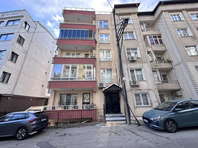 İZMİT’TE 240 M² BRÜT 4+2 ÇATI KATI DAİRE | 2 BANYO, 3 WC, BALKON | KREDİYE UYGUN