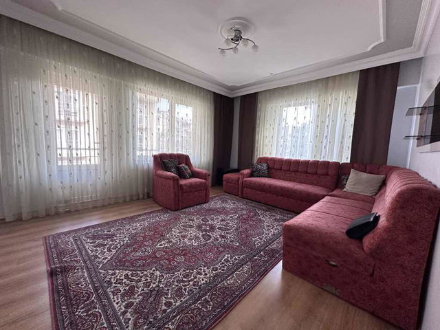 İZMİT’TE 240 M² BRÜT 4+2 ÇATI KATI DAİRE | 2 BANYO, 3 WC, BALKON | KREDİYE UYGUN