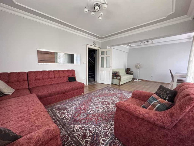 İZMİT’TE 240 M² BRÜT 4+2 ÇATI KATI DAİRE | 2 BANYO, 3 WC, BALKON | KREDİYE UYGUN