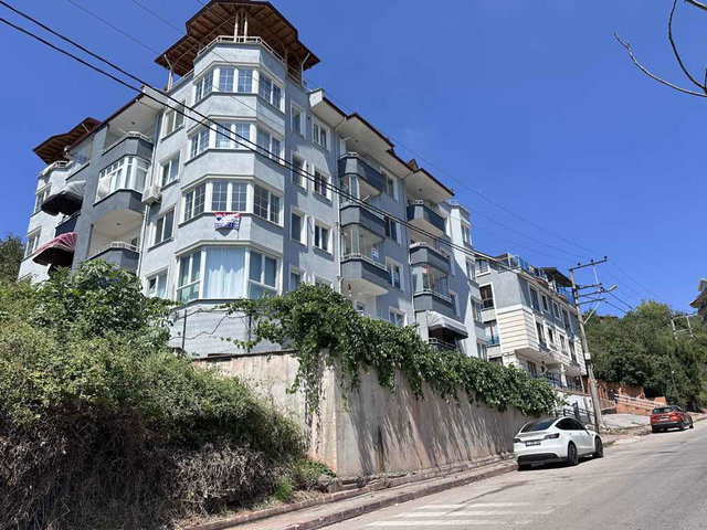 İZMİT’TE 3+1 | 135 M² BRÜT | 2. KAT | BALKONLU, BOŞ VE KREDİYE UYGUN DAİRE
