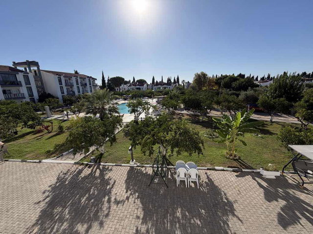 KARAOVA MAHALLESİ’NDE HAVUZLU SİTEDE DOĞA İÇERİSİNDE DENİZE YAKIN 1+1 ARAKAT DAİRE