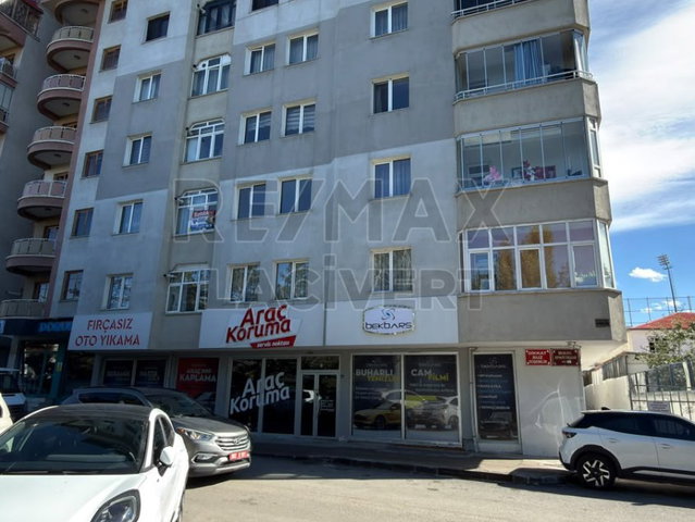 RE/MAX LACİVERT'TEN ŞELALE EVLER'DE FULL YAPILI 4+1 SATILIK DAİRE