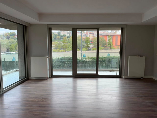EMİNE GÖKTÜRK,DEN İNİSTANBUL,DA BÜYÜK HAVUZ CEPHE 4+1