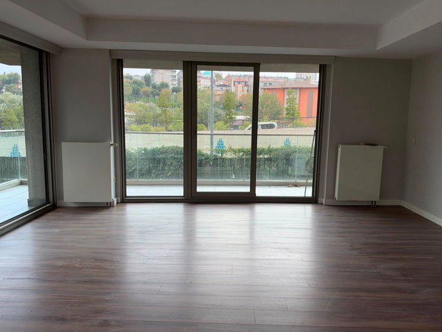 EMİNE GÖKTÜRK,DEN İNİSTANBUL,DA BÜYÜK HAVUZ CEPHE 4+1