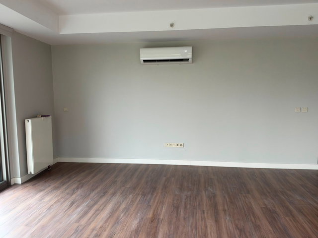 EMİNE GÖKTÜRK,DEN İNİSTANBUL,DA BÜYÜK HAVUZ CEPHE 4+1