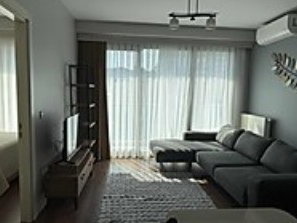 EMİNE GÖKTÜRK,DEN İNİSTANBUL,DA EŞYALI BALKONLU BÜYÜK 1+1