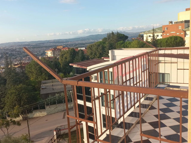 REMAX LEON ÇEKİRGE’DE YÜKSEK ŞEREFİYELİ, MUHTEŞEM MANZARALI KİRALIK 2+1