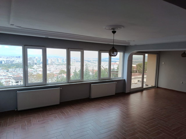 REMAX LEON ÇEKİRGE’DE YÜKSEK ŞEREFİYELİ, MUHTEŞEM MANZARALI KİRALIK 2+1