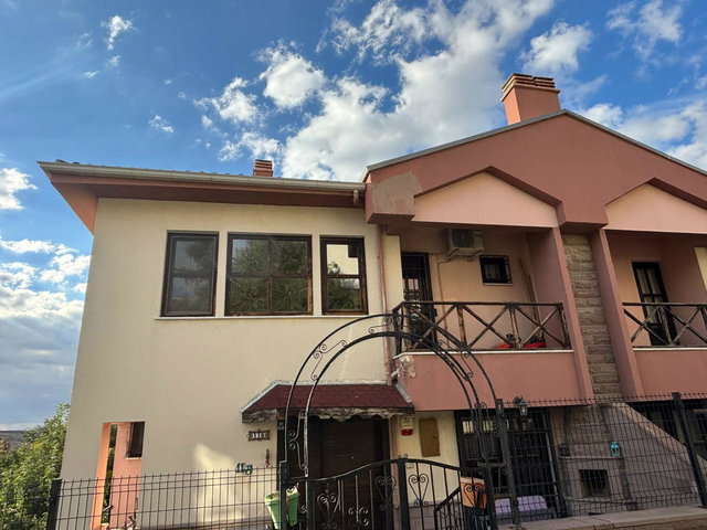 ÇAYYOLU 2 / SEBAT SİTESİNDE SATILIK VİLLA