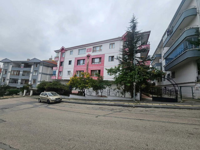 ŞAHİNTEPE MAHALLESİ CADDE ÜZERİ 3+1 SATILIK DAİRE