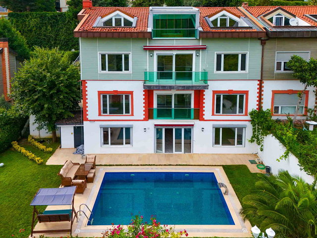SARIYER DE 4 KATLI MÜSTAKIL HAVUZLU ULTRA LÜKS KIRALIK VİLLA