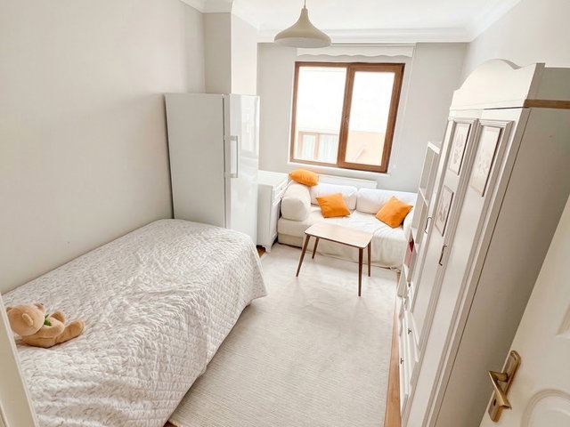 ÇEKMEKÖY MİMAR SİNAN MAHALLESİ'NDE MERKEZ LOKASYONUNDA 1 KAT 2 ARTI 1 SATILIK DAİRE