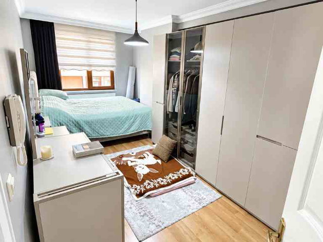 ÇEKMEKÖY MİMAR SİNAN MAHALLESİ'NDE MERKEZ LOKASYONUNDA 1 KAT 2 ARTI 1 SATILIK DAİRE