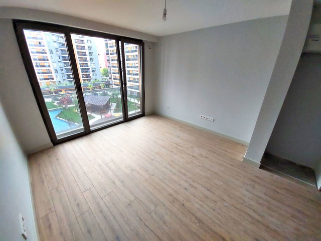KURTKÖY SİLTAŞ PREMIUM SİTESİ KİRALIK 2+1 ARAKAT DAİRE