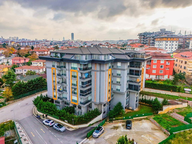 ÇENGELKÖY BAHÇELIEVLER 187 M² 3+1 OTOPARKLI GENIŞ FERAH KIRALIK