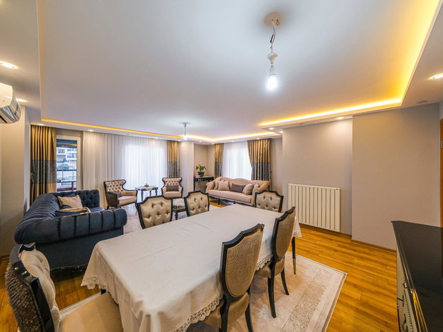 ÇENGELKÖY BAHÇELIEVLER 187 M² 3+1 OTOPARKLI GENIŞ FERAH KIRALIK