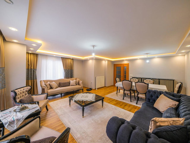ÇENGELKÖY BAHÇELIEVLER 187 M² 3+1 OTOPARKLI GENIŞ FERAH KIRALIK