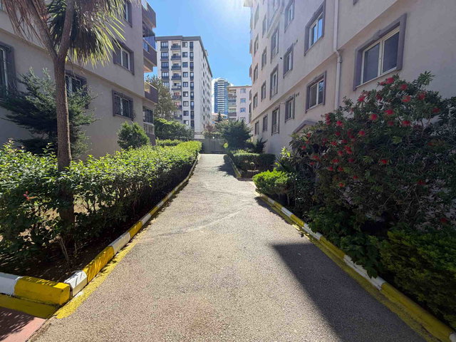 KARTAL KARLIKTEPE SİTE İÇERİSİNDE 3+1 KİRALIK DAİRE