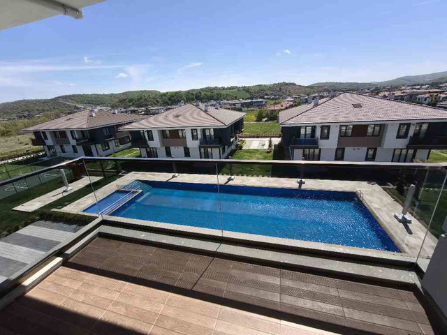 ŞİLE DE KİRALIK HAVUZ MANZARALI BUTİK SİTEDE 2+1 DAİRE