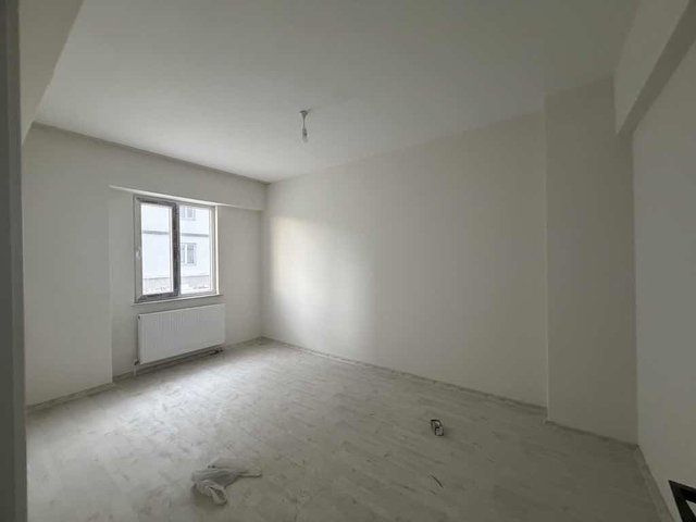 REMAX EDE DEN ANA CADDE ÜZERİ SATILIK 3+1