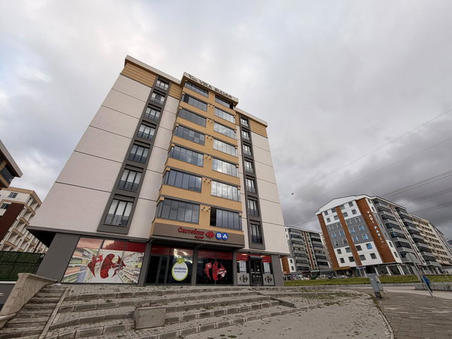 REMAX ARTIS'TEN YILDIZKENT VIRA BULVAR'DA SATILIK 4+1 DAIRE