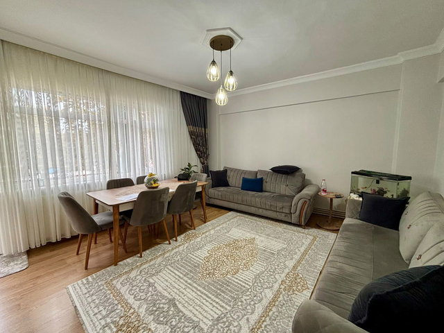 ATATÜRK CADDESİNDE CENTA'NIN ÜSTÜNDE 2+1 SATILIK DAİRE