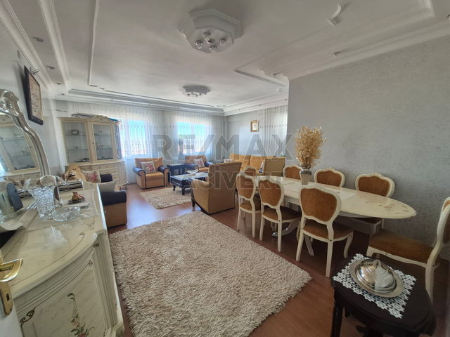 RE/MAX LACİVERT'TEN KAYAKYOL'NDA SATILIK 3+1 DAİRE