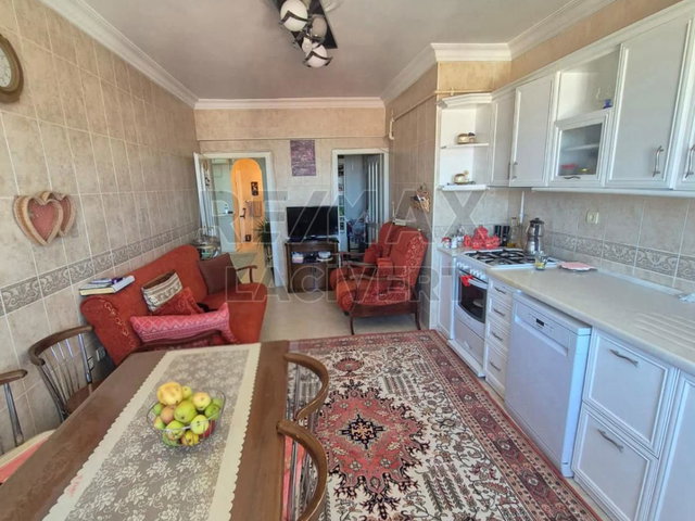 RE/MAX LACİVERT'TEN KAYAKYOL'NDA SATILIK 3+1 DAİRE