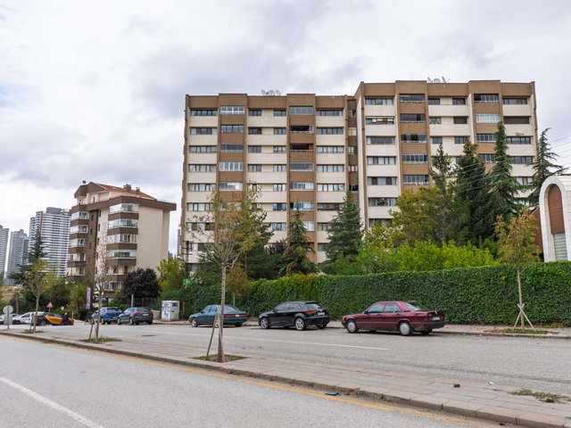 ÇANKAYA'NIN MERKEZİNDE PANORA YAKINI SİTEDE KİRALIK 4+1