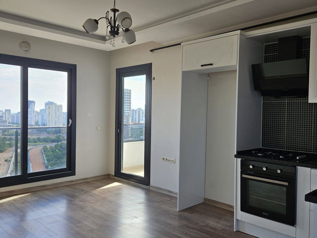 REMAX PALM'DEN ÜNİVERSİTE HASTANESİ YAKININDA SATILIK 2+1 DAİRE