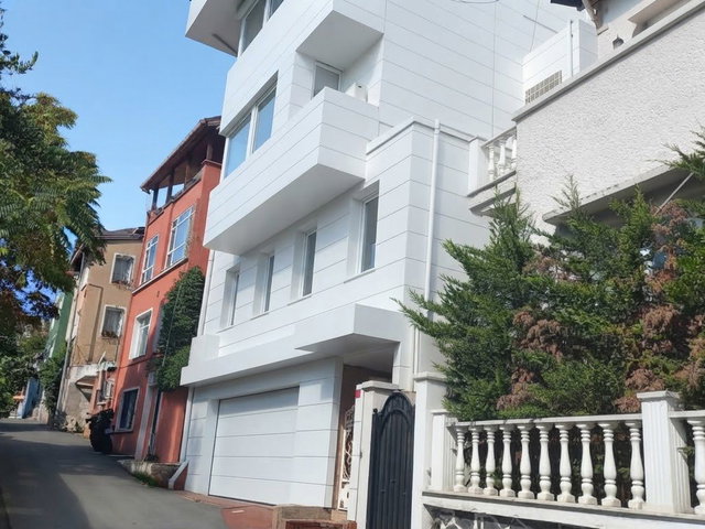 TARABYA MARİNADA BOĞAZ MANZARALI MÜSTAKİL KİRALIK VİLLA