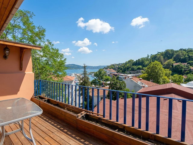 TARABYA MARİNADA BOĞAZ MANZARALI MÜSTAKİL KİRALIK VİLLA
