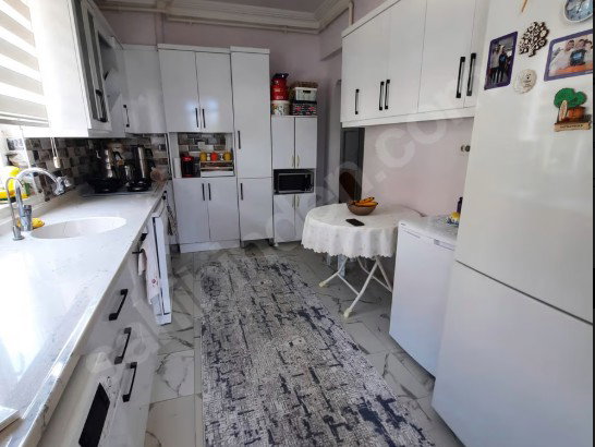 REMAX ŞEHİRDEN ALTINOVA SERMAYECİKTE 3403 M2 SATILIK TARLA