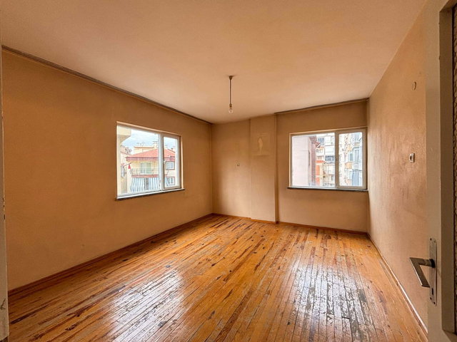 REMAX MODEL DEN İNÖNÜ CADDESİNDE 4+1 ARA KAT ASANSÖRLÜ SATILIK DAİRE