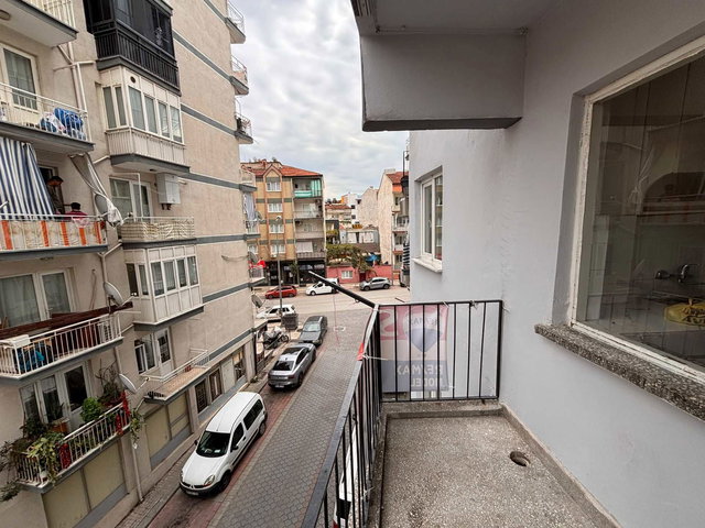 REMAX MODEL DEN İNÖNÜ CADDESİNDE 4+1 ARA KAT ASANSÖRLÜ SATILIK DAİRE