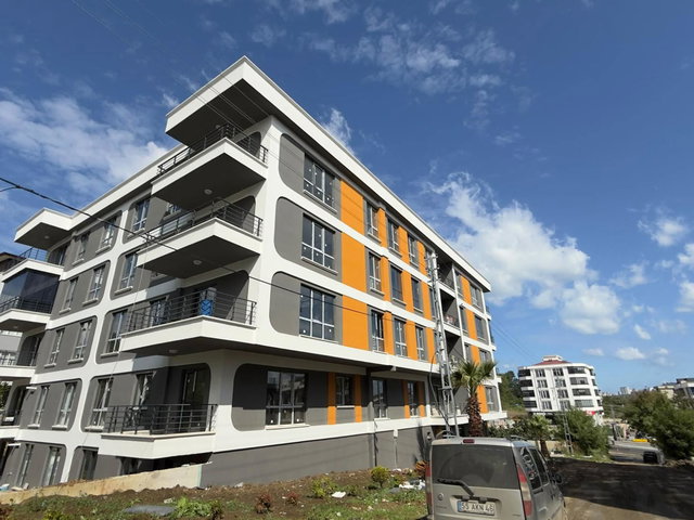REMAX RAHŞAN ÇAM | YENİMAHALLEDE EBV. BANYOLU GENİŞ 3+1 DAİRE