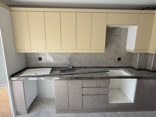 REMAX RAHŞAN ÇAM | YENİMAHALLEDE EBV. BANYOLU GENİŞ 3+1 DAİRE