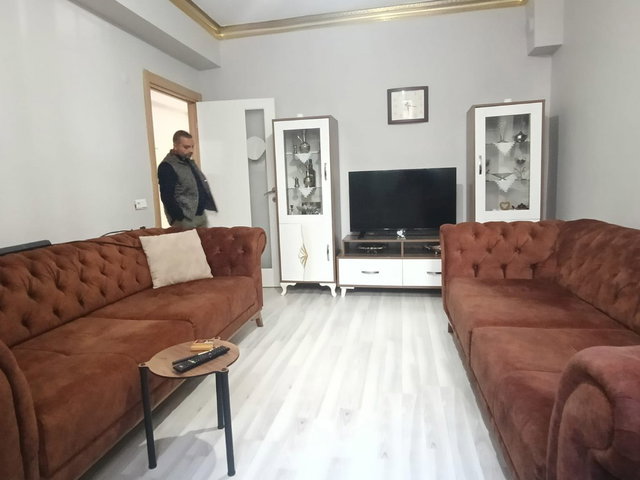 YUNUS EMRE MAH. TEK DAİRE ÜZERİ KİRALIK GENİŞ 2+1 DAİRE
