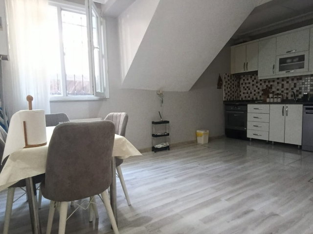 YUNUS EMRE MAH. TEK DAİRE ÜZERİ KİRALIK GENİŞ 2+1 DAİRE