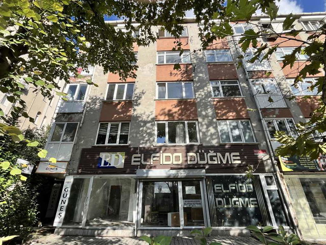 MERTER SAVAŞ CADDESİ’NDE KENTSEL DÖNÜŞÜM AŞAMASINDA YATIRIMLIK FIRSAT DAİRE