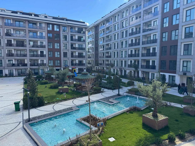 REMAX MASADAN ALYA MERKEZEFENDİ SİTESİNDE LUX 2+1 DAİRE