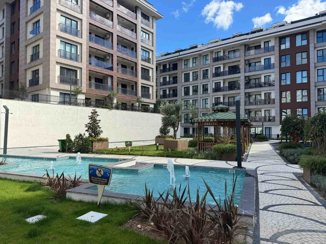 REMAX MASADAN ALYA MERKEZEFENDİ SİTESİNDE LUX 2+1 DAİRE