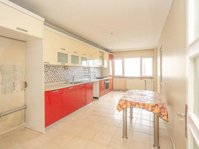 REMAX GELİŞİMDEN GÜR APARTMANINDA 5+2 SATILIK DUBLEKS DAİRE
