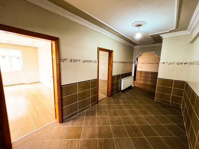 DERİNCE FATİH SULTAN MERKEZİ KONUMDA ARA KAT 130M2 KİRALIK 3+1 DAİRE