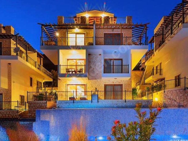 KAŞ KALKANDA SİTEDE SATILIK DENİZ MANZARALI EŞYALI TERASLI 2+1 DUBLEKS