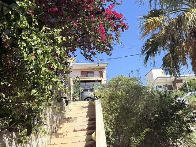 ÇEŞME’DE EŞYALI 4+1 BAHÇE KATI VİLLA | 319 M² BRÜT | KREDİYE UYGUN